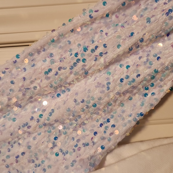 White sequence sweatshirt - Picture 5 of 8